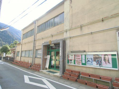 京都市立八瀬小学校の画像