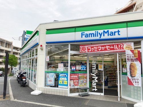 ファミリーマート スリーウェル新石川二丁目店の画像