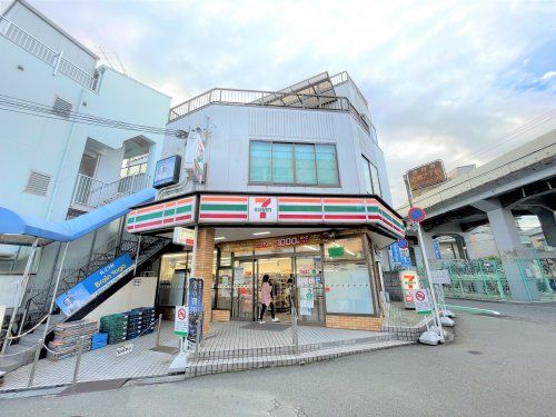 セブンイレブン 阪急石橋駅前店の画像