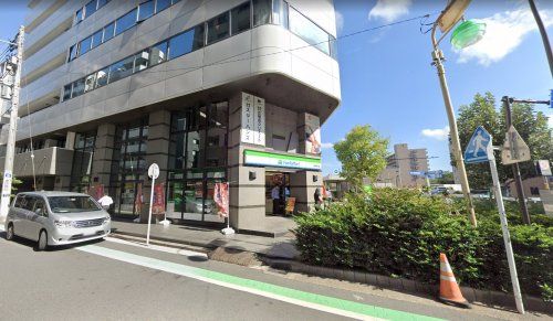 ファミリーマート 鶴見東口店の画像