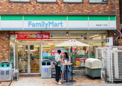 ファミリーマート 南船場二丁目店の画像