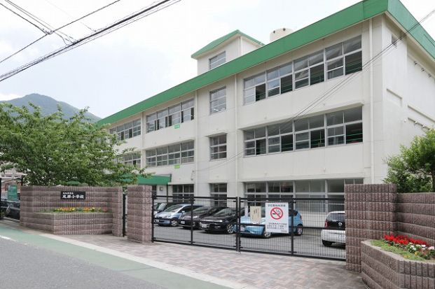 北九州市立足原小学校の画像