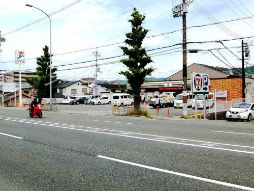 セブンイレブン 伏見勧進橋店の画像