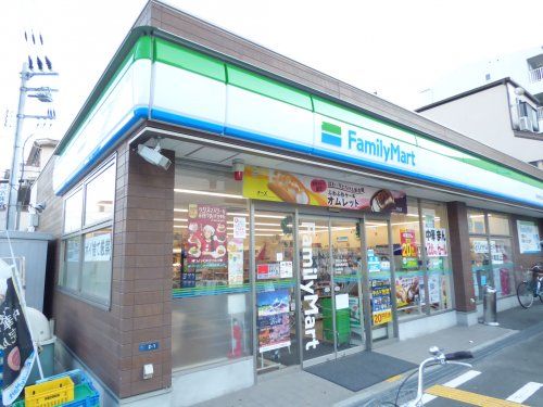  ファミリーマート JR尼崎駅西店の画像