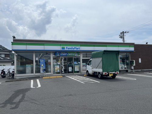 ファミリーマート はとや反土店の画像