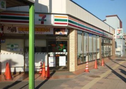 セブンイレブン 横浜大口通店の画像