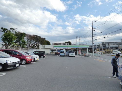 ファミリーマート拝島駅北店の画像