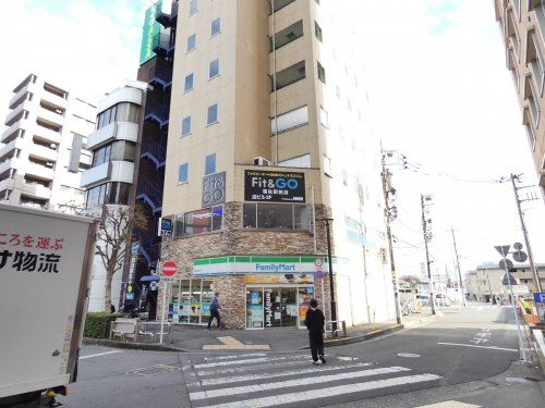 ファミリーマート　福生駅前店の画像
