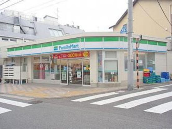 ファミリーマート田園調布二丁目店の画像