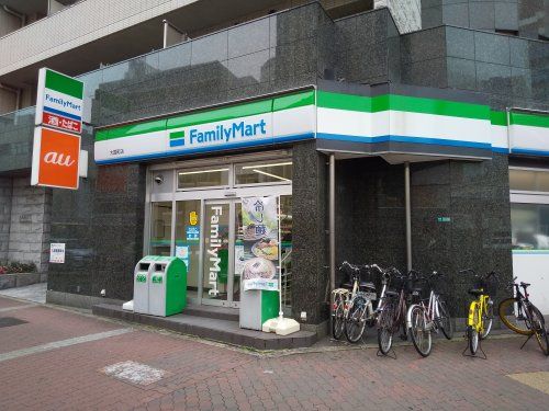 ファミリーマート 大国町店の画像