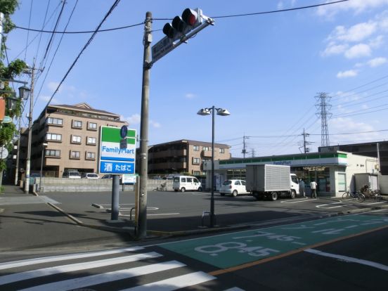 ファミリーマート滝山中央通り店の画像