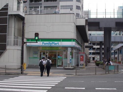 ファミリーマート 千里中央北店の画像