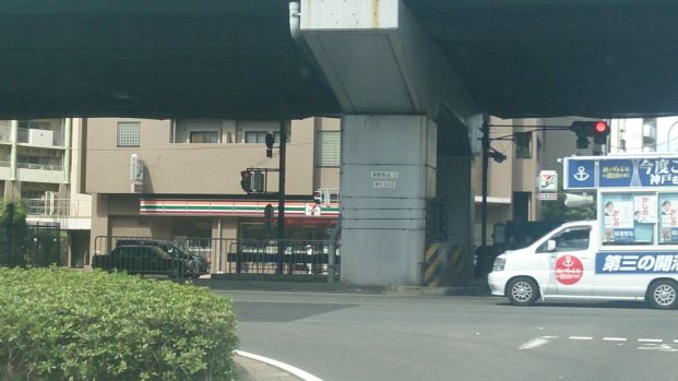 セブン−イレブン神戸浜崎通店の画像