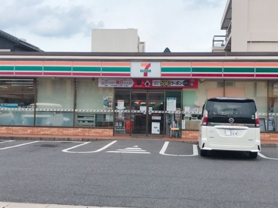 セブンイレブン 春日井味美白山町店の画像