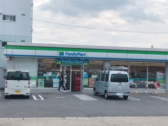 ファミリーマート 春日井西本町店の画像