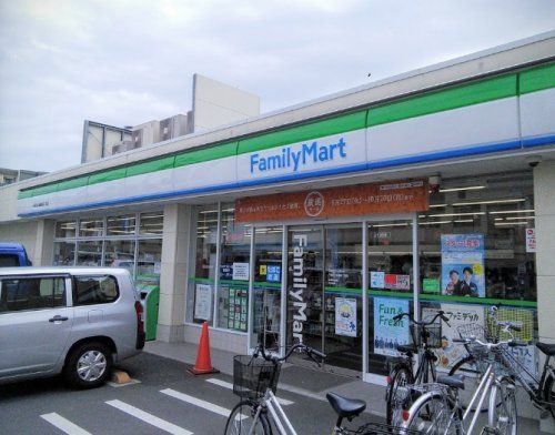 ファミリーマート 三度屋大森東四丁目店の画像