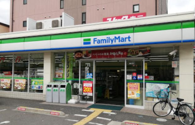 ファミリーマート 赤川三丁目店の画像