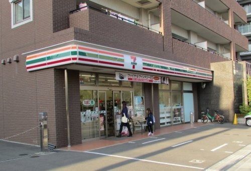 セブンイレブン 西千葉駅南口店の画像