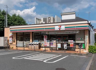 セブンイレブン 狛江猪方3丁目店の画像