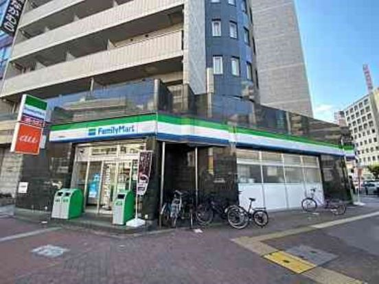 ファミリーマート 大国町店の画像