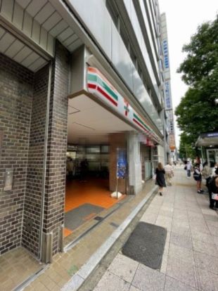 セブン-イレブン 横浜尾上町３丁目店の画像