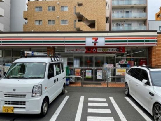セブン-イレブン 横浜吉野町駅前店の画像