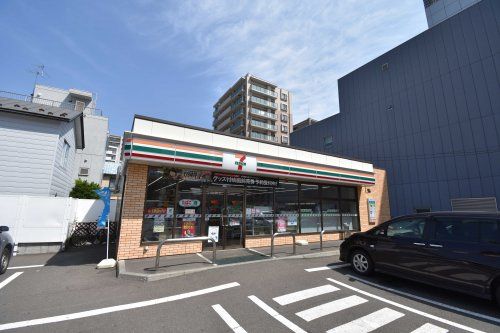 セブンイレブン 札幌北13条東駅前店の画像