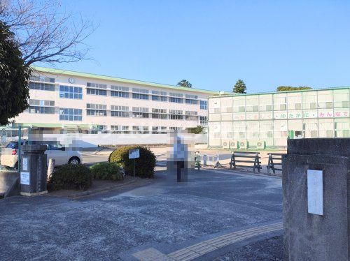 豊川市立三蔵子小学校の画像