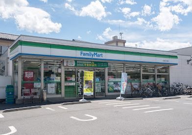 ファミリーマート 上北台三丁目店の画像