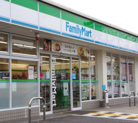 ファミリーマート 八女新代店の画像