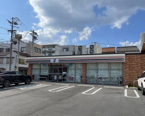 セブンイレブン 名古屋川中町店の画像