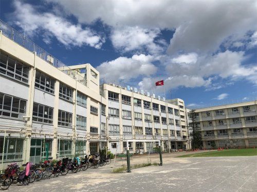 葛飾区立東金町小学校の画像