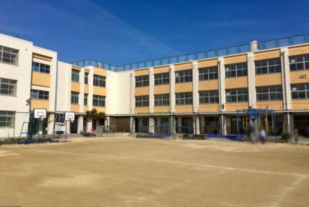 大阪市立北巽小学校の画像