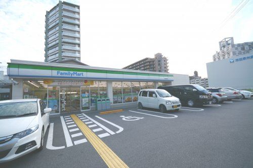 ファミリーマート 堺津久野町店の画像