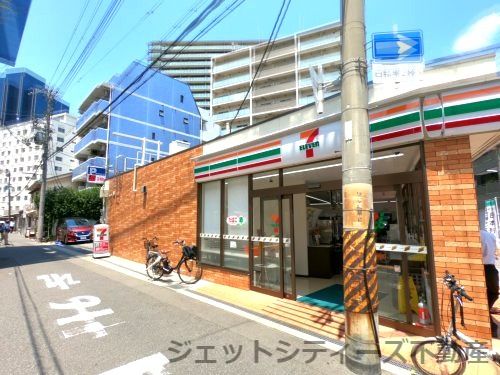 セブンイレブン 梅田万歳町店の画像