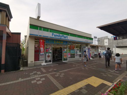ファミリーマート 栂美木多駅前店の画像