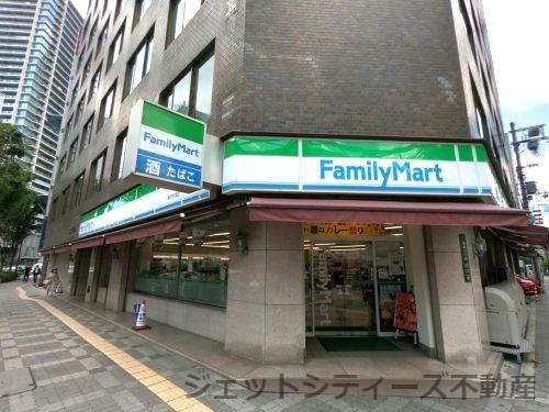 ファミリーマート 梅田中津店の画像