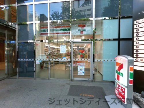 セブンイレブン 梅田曽根崎新地2丁目店の画像