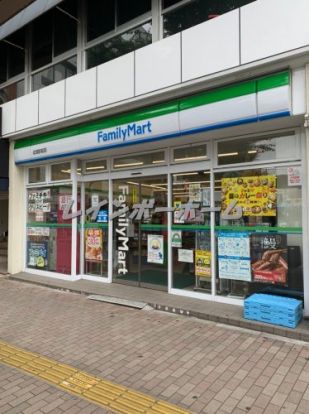 ファミリーマート 成増駅前店の画像