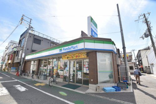 ファミリーマート 羽衣駅西店の画像