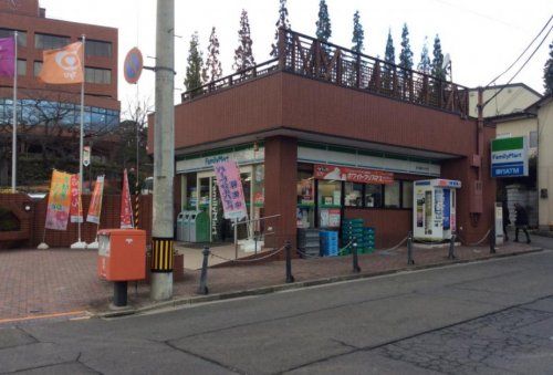 ファミリーマート 東北福祉大学店の画像