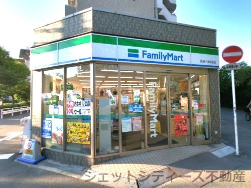 ファミリーマート 阪急中津駅前店の画像