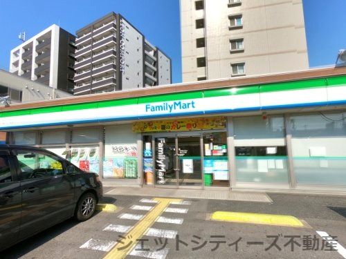 ファミリーマート 桜川二丁目店の画像