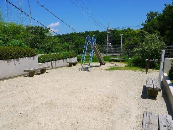 ネオハイツ学園前公園の画像