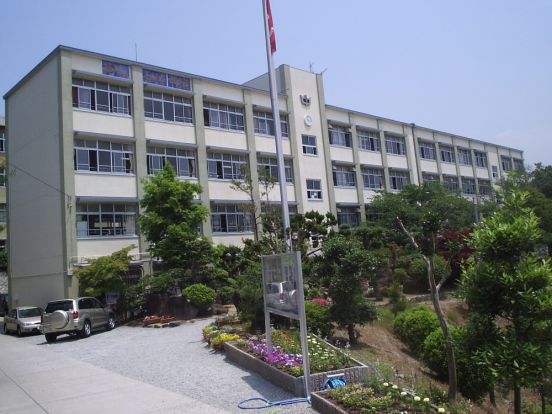 伊川谷中学校の画像