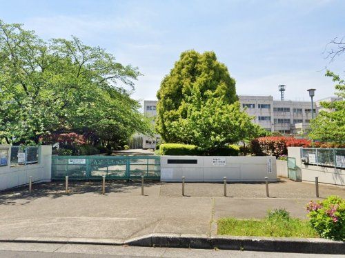 町田市立小山田中学校の画像