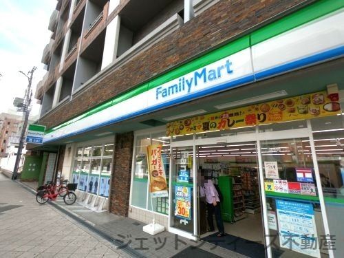 ファミリーマート 中崎南店の画像
