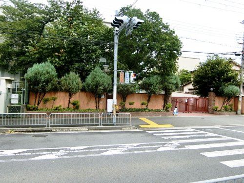 京都市立勧修小学校の画像