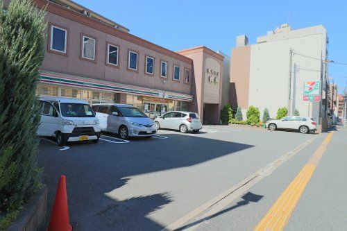 セブンイレブン 千葉新田町店の画像