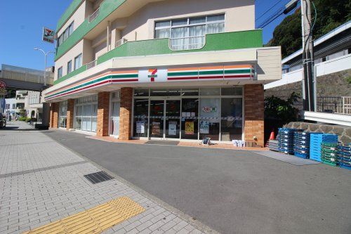 セブンイレブン横須賀浦賀駅前店の画像